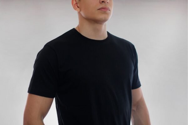 Remera Cuello O Negra